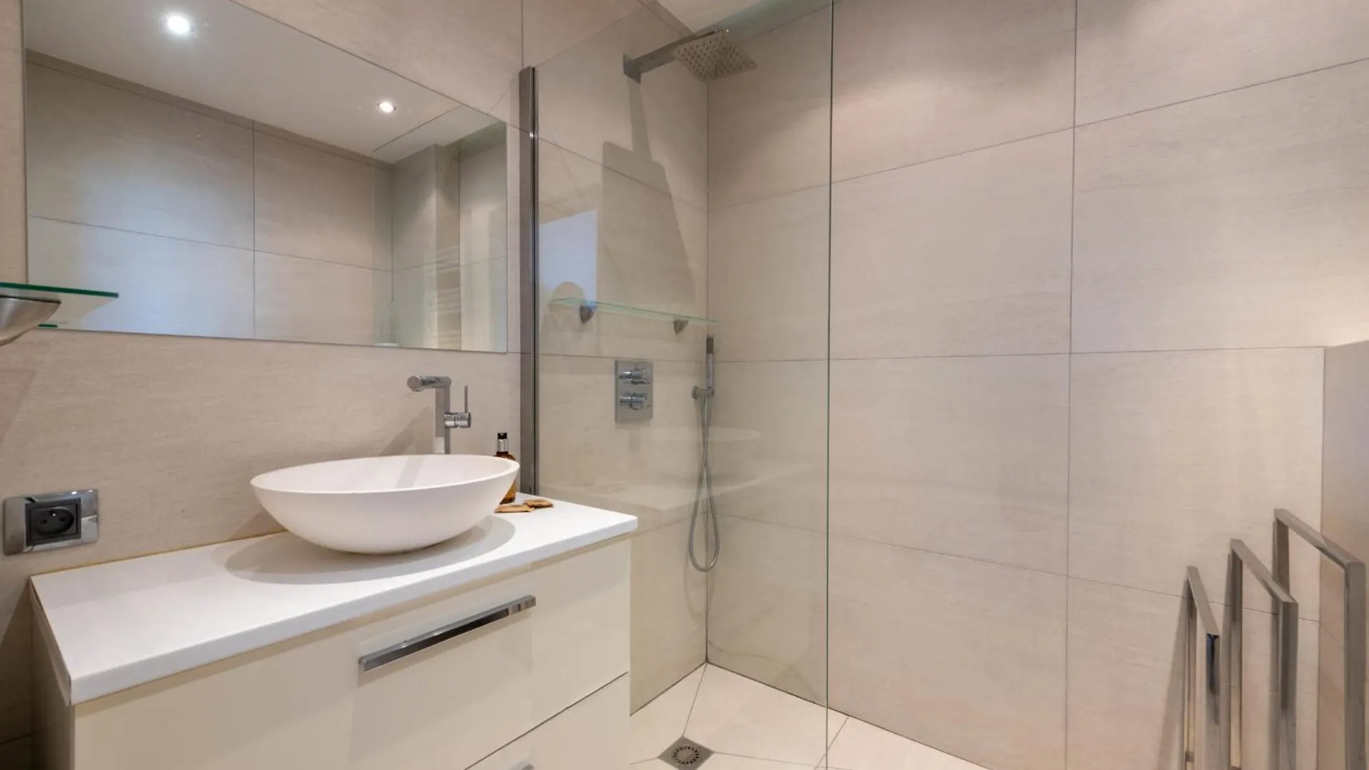 Apartment With Terrace Pool & Beach Access Golfe-Juan