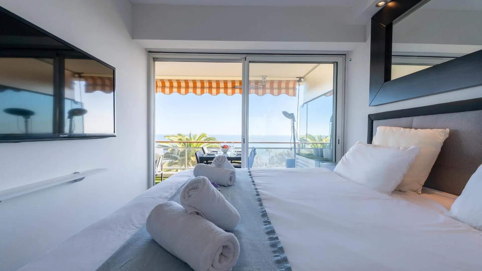 Apartment With Terrace Pool & Beach Access Golfe-Juan 0*,  France