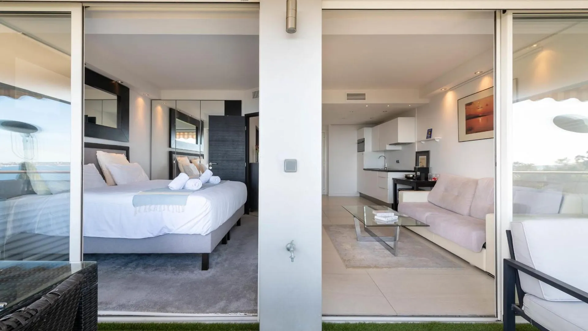 Apartment With Terrace Pool & Beach Access Golfe-Juan 0*,