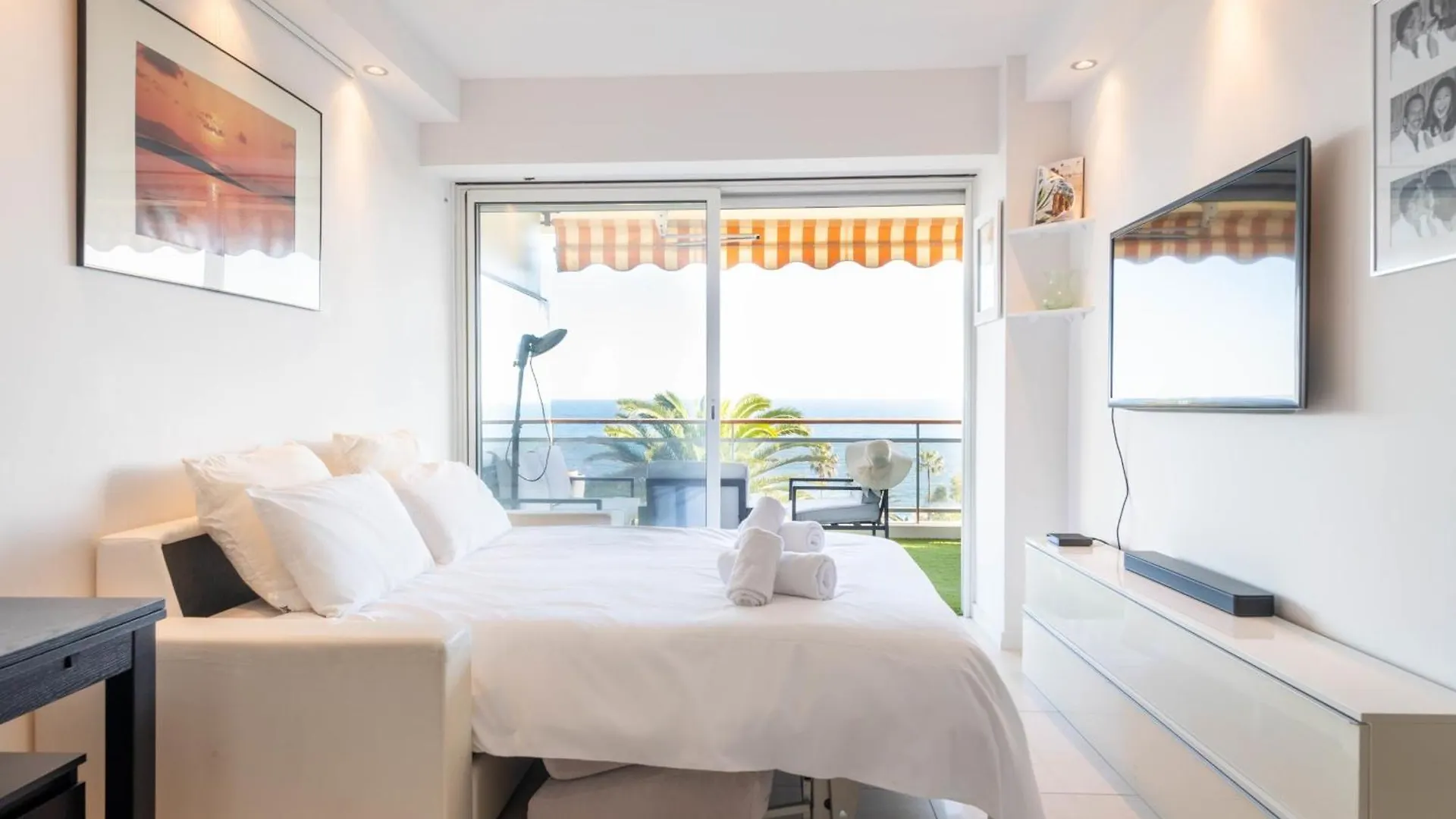 Apartment With Terrace Pool & Beach Access Golfe-Juan 0*,  France